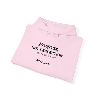 Hoodie unisex brodé « Progress not perfection »