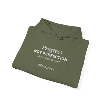 Hoodie unisex brodé « Progress not perfection »