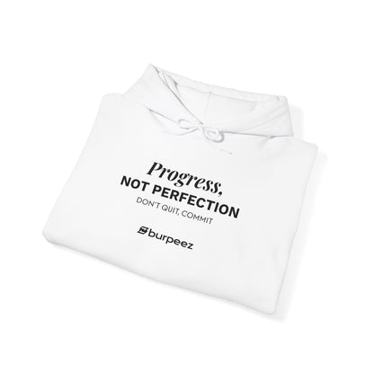 Hoodie unisex brodé « Progress not perfection »