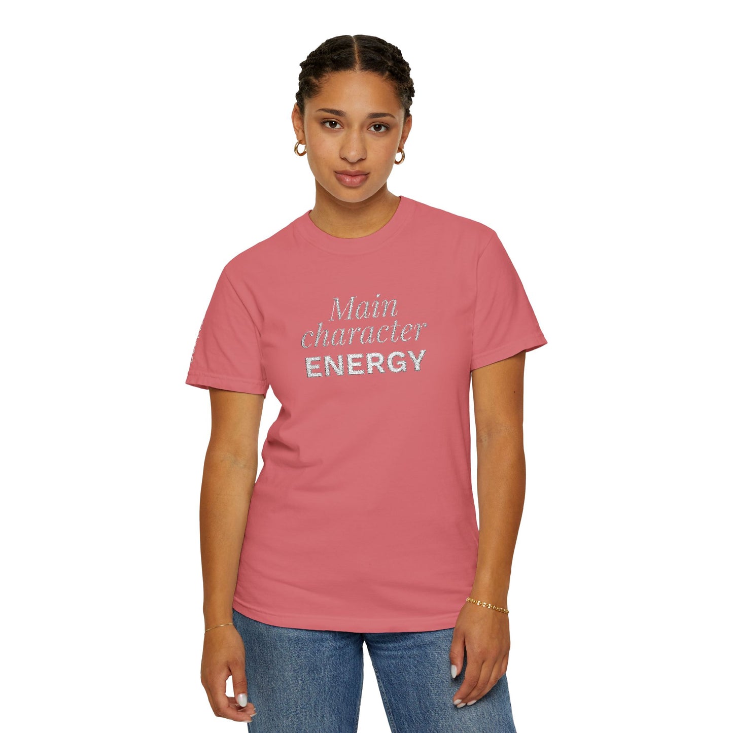 T-shirt unisex brodé « Main Character Energy »