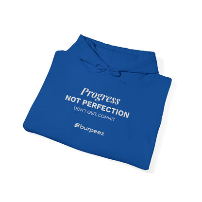 Hoodie unisex brodé « Progress not perfection »