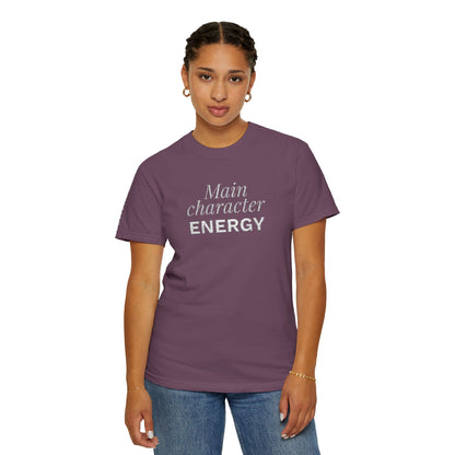 T-shirt unisex brodé « Main Character Energy »